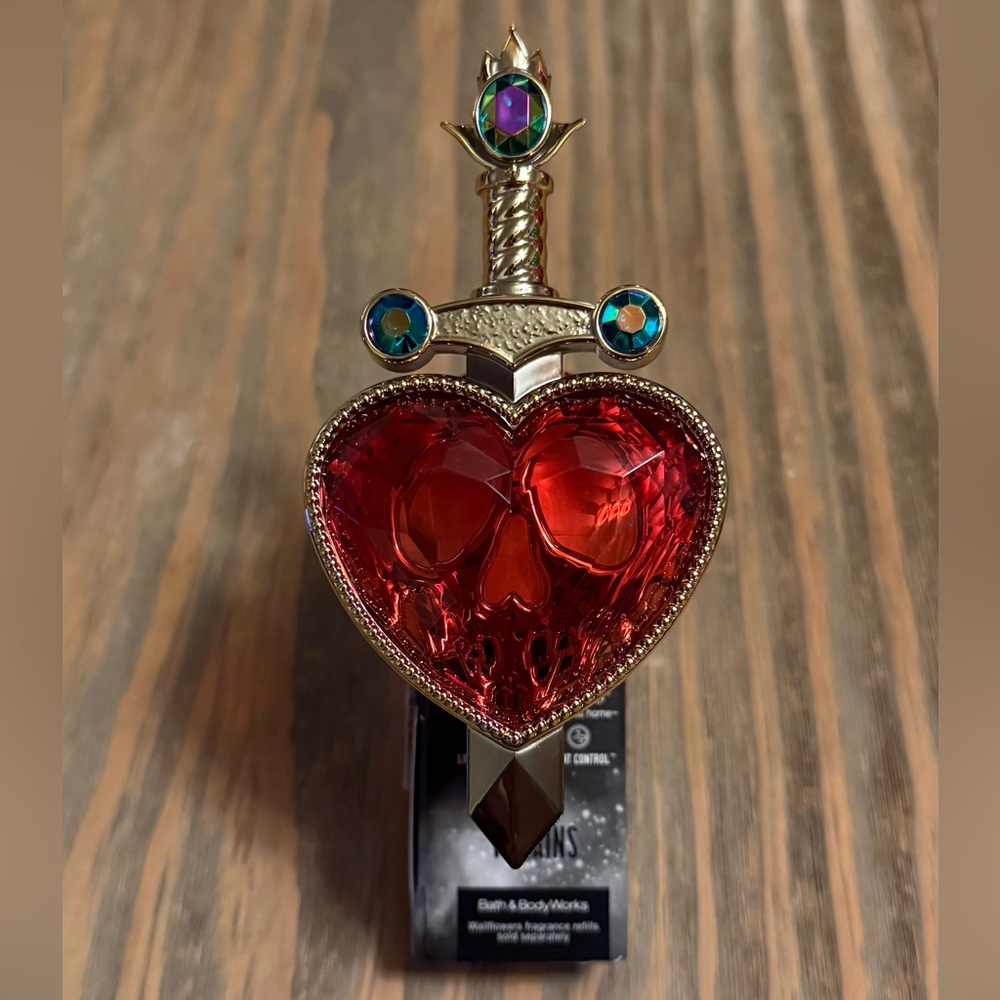 NEW Bath & Body Works Disney Villains Evil Queen Heart Scent Control Nightlight